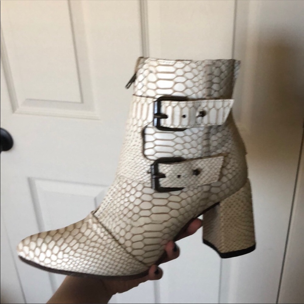 White Snake Joey Boot!